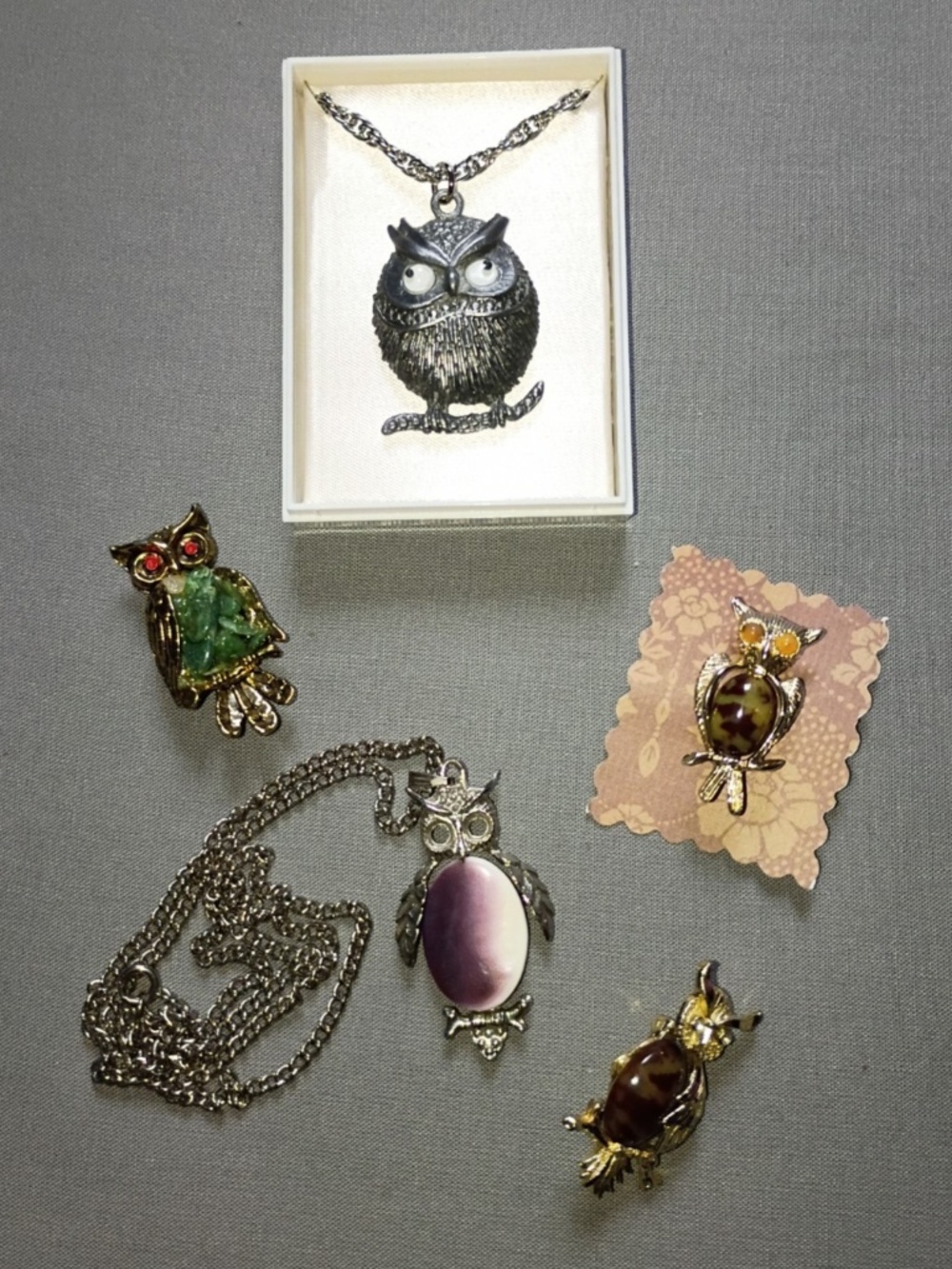 Vtg Lot of 5 OWL Brooch Pins Necklaces Green Purple Googly Eyes GERRYS Boh